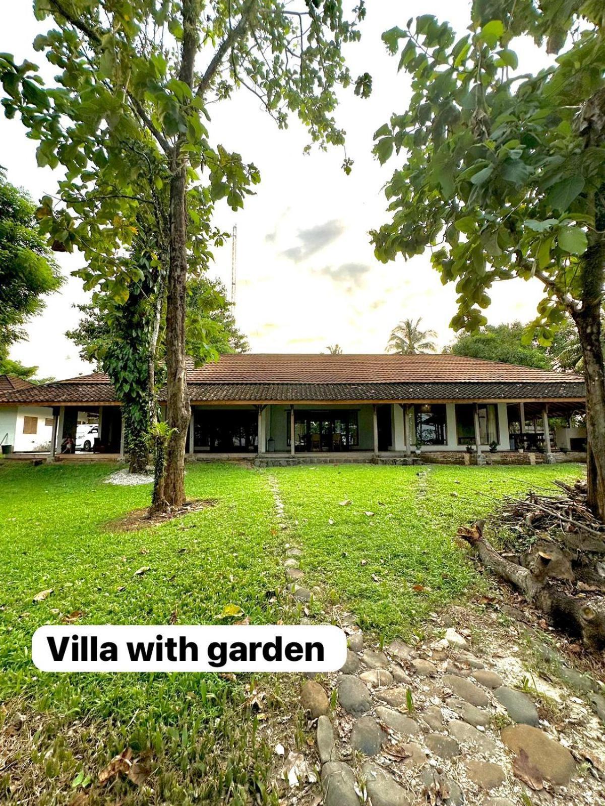 Villa Oceana Tanjung Lesung Exterior photo